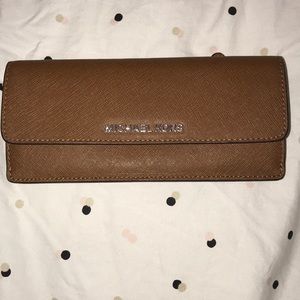 Michael Kors wallet ❤️